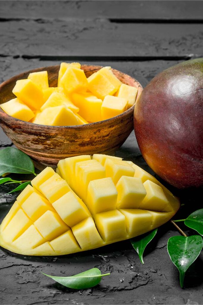 mango tagliato a cubetti